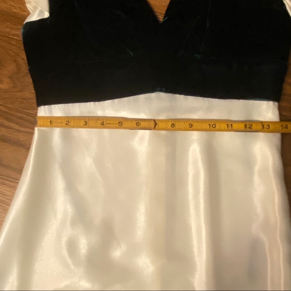 1950’s Vintage Elegant Green Velvet & Satin Formal Gown With Cutout Back, Medium - Picture 11 of 15